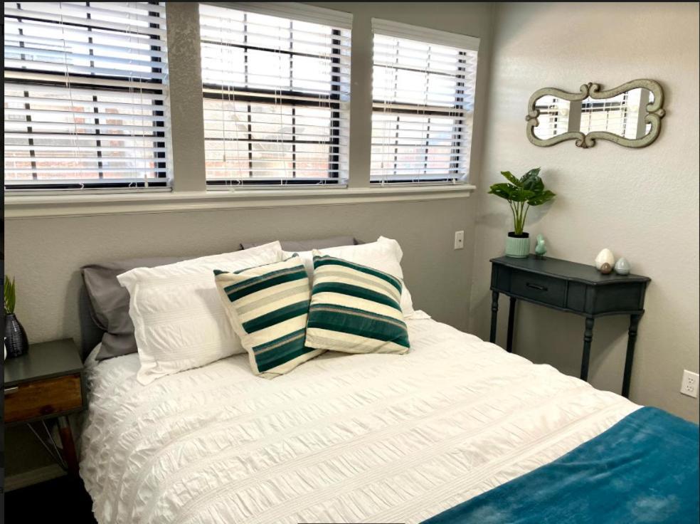 Private Bedroom Suite - Communal House Near Integris Oklahoma City Exterior foto