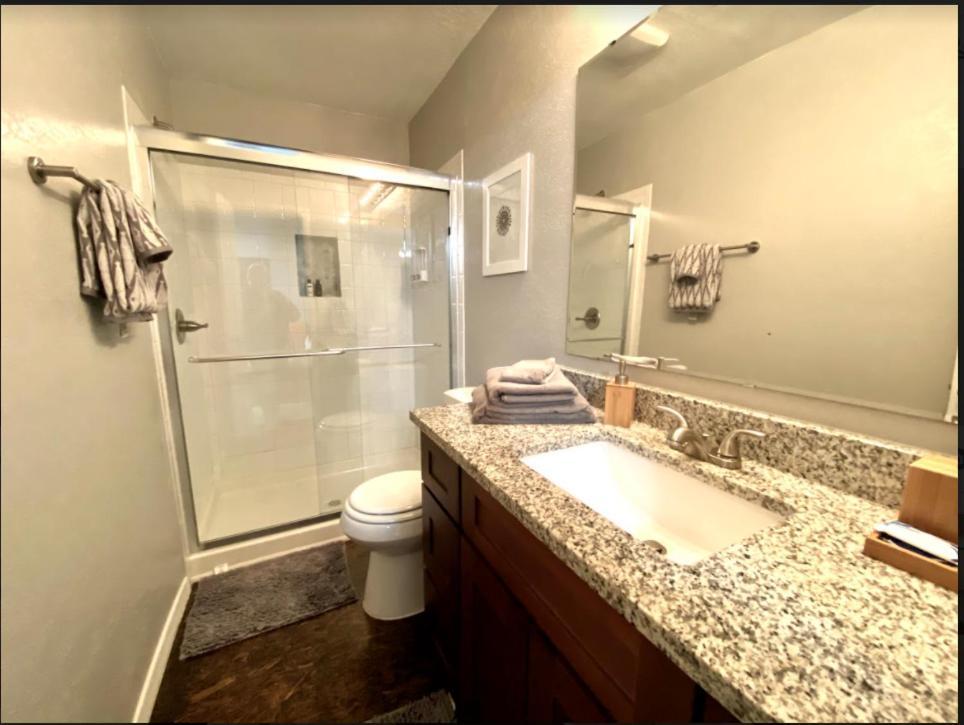 Private Bedroom Suite - Communal House Near Integris Oklahoma City Exterior foto